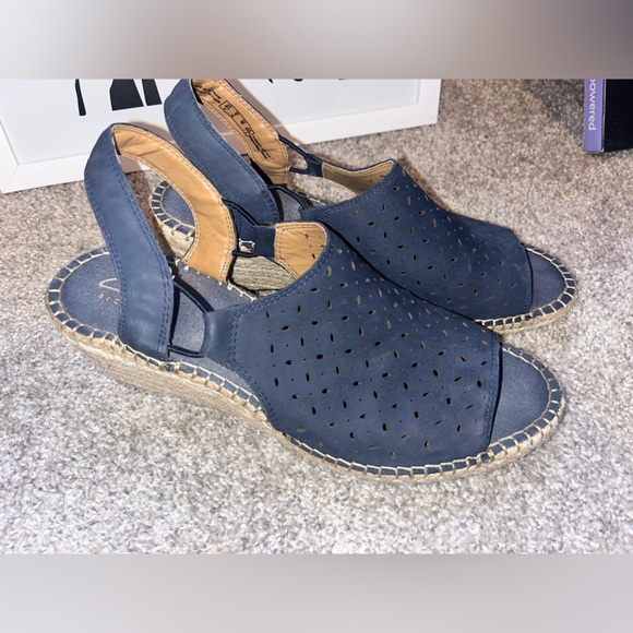 Clarks Women's Petrina Gail Wedge Sandals Size 9 - Picture 2 of 9